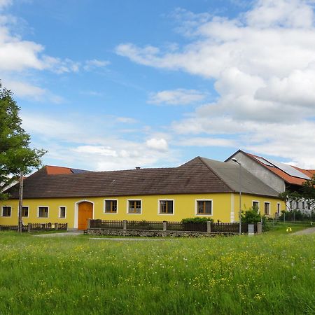 UllrichsBiohof Weissensteinerアパートメント エクステリア 写真